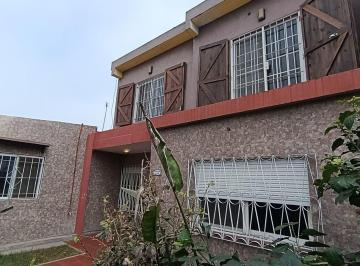 Casa · 84m² · 5 Ambientes · 1 Cochera · Alquiler Casa 5 Ambientes Dos Plantas Moreno
