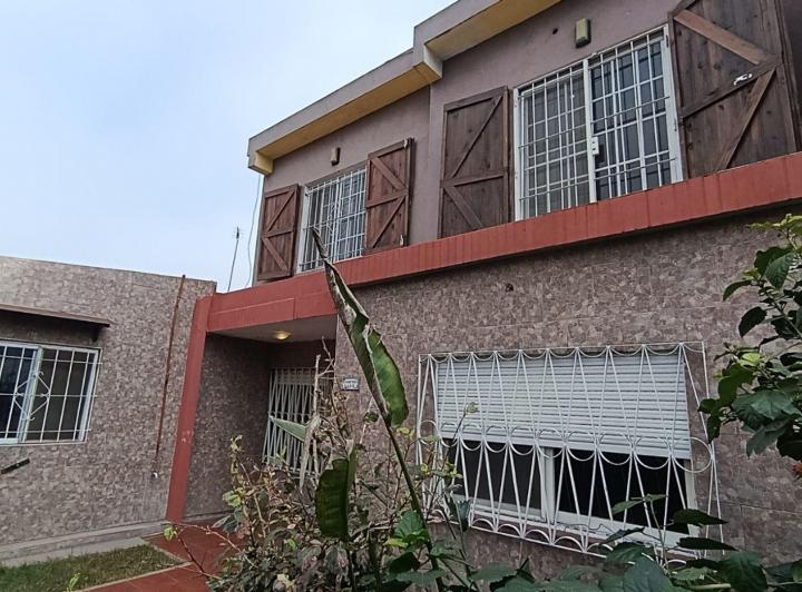 Casa · 84m² · 5 Ambientes · 1 Cochera