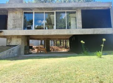 Casa · 101m² · 4 Ambientes · 2 Cocheras · Casa - Monte Hermoso
