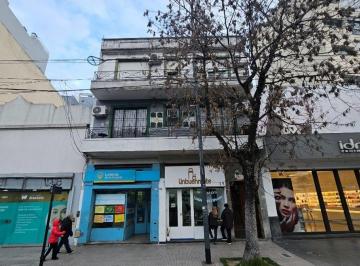 Departamento de 2 ambientes, Liniers · Departamento 2 Amb Contra Frente Muy Luminoso 1er Piso