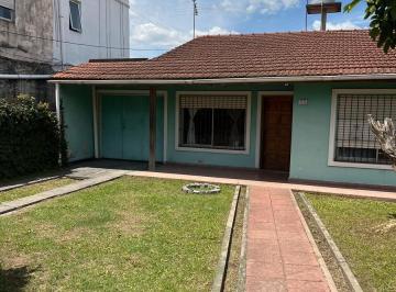 Casa · 130m² · 3 Ambientes · 2 Cocheras · Casa en Villa de Mayo