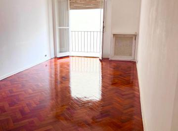 Departamento en Alquiler de 3 ambientes · Excelente Semi Piso Súper Amplio y Muy Luminoso!