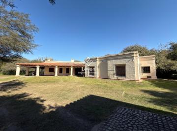 Casa · 845m² · 7 Dormitorios · 6 Cocheras · Venta 2 Casas 1 Hectárea Terreno Barrio El Hornero con Pileta