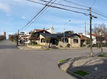 Casa · 161m² · 4 Dormitorios · 1 Cochera · Alquiler Oficina Zona Güemes