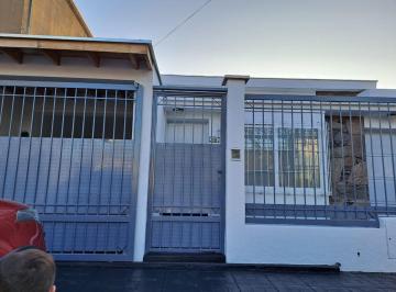 Casa · 100m² · 4 Ambientes · 1 Cochera · Casa Dos Habitaciones en Alquiler Godoy Cruz