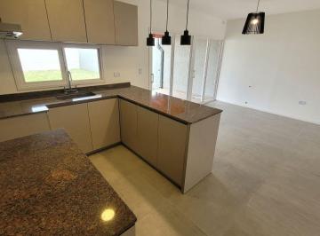 Casa de 4 ambientes, Córdoba · Dúplex con Gran Patio de 2 Dorm. y Escritorio en Docta