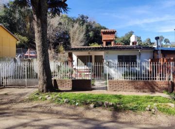 Casa · 136m² · 4 Ambientes · 2 Cocheras · Casa en Venta en Río Ceballos B° El Caracol.