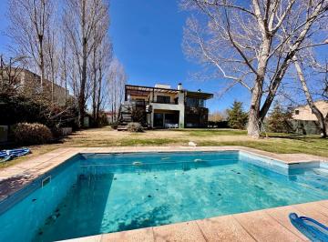 Casa · 309m² · 4 Dormitorios · 2 Cocheras · Casa Barrio Privado La Vacherie