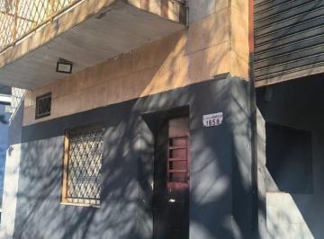 Bodega-Galpón , Monte Castro · Galpon de 320 m² con Oficinas en Alquiler en Monte Castro