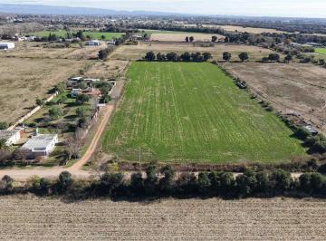 Quinta vacacional · 759m² · 6 Ambientes · 2 Cocheras · Chacra de 3.2 Ha en Colonia Caroya | 2 Casas, Riego y Superficie Arrendada