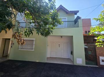 PH · 135m² · 4 Ambientes · 1 Cochera · PH 4 Ambientes