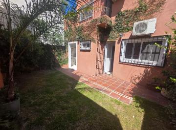 PH · 135m² · 4 Ambientes · 1 Cochera · Martínez · PH Tipo Casa 3 Dorm. · Jardín Cochera · Apto Crédito