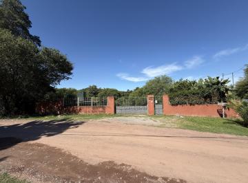 Casa · 346m² · 6 Ambientes · 1 Cochera · Casa en Unquillo