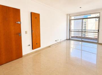 Departamento · 41m² · 2 Ambientes · 2 Cocheras · Venta 2 Amb Semipiso Luminoso con Dos Cocheras