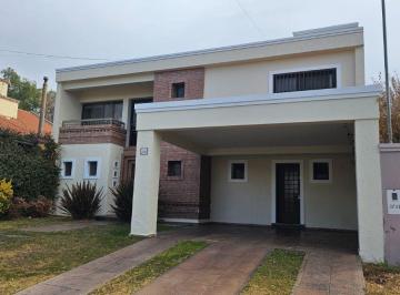 Casa en Venta de 13 ambientes · Hermosa Casa en Venta Barrio Privado Portal de Benegas Godoy Cruz