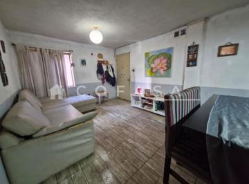 Departamento · 71m² · 4 Ambientes · Vendo Departamento Las Flores Excelente Oportunidad!