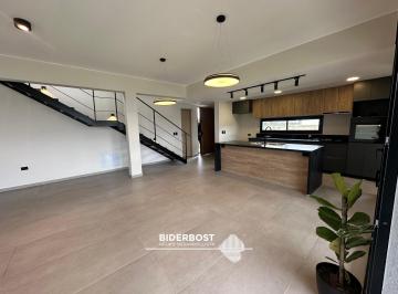 Casa · 240m² · 5 Ambientes · 2 Cocheras · Casa en Venta en Nuevo Malagueño