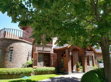 Casa · 212m² · 5 Ambientes · 2 Cocheras · Casa en Venta y Alquiler Anual en Country Banco Provincia