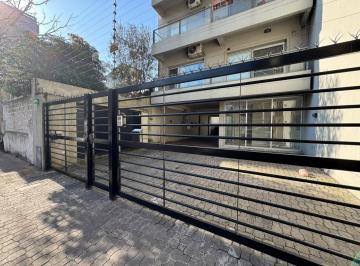 Departamento · 87m² · 3 Ambientes · 1 Cochera · Impecable Piso 3 Ambientes con Dorm. en Suite y Cochera - Quilmes Centro