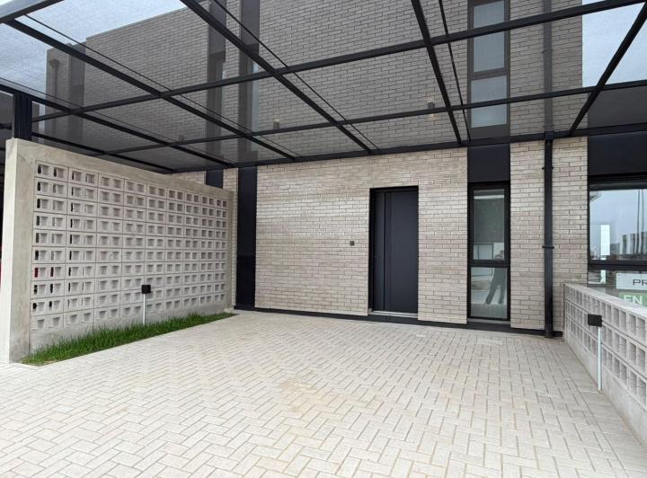 Casa · 91m² · 2 Dormitorios · 1 Cochera