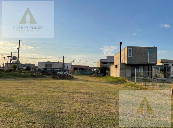 Terreno · 387m²