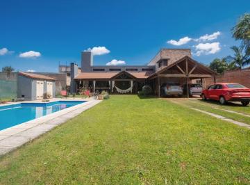 Casa · 250m² · 7 Ambientes · 2 Cocheras · Casa de 4 Dor - Colastine Norte a 50 m de La Ruta
