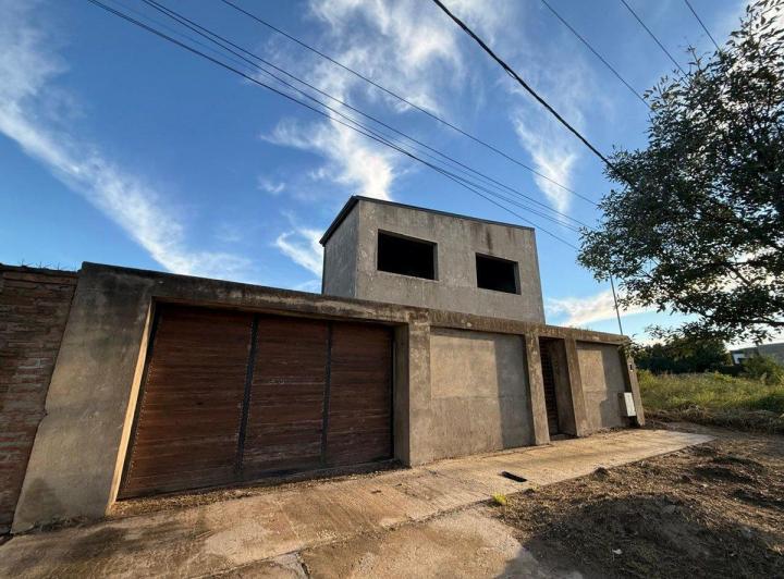 Casa · 96m² · 5 Ambientes · 1 Cochera