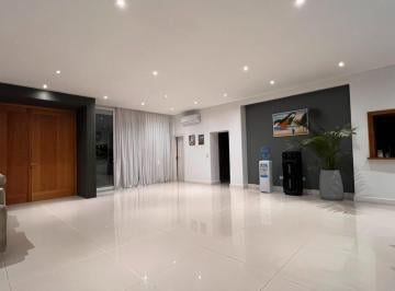 Casa · 475m² · 7 Ambientes · Casa en Venta - 5 Dorm. 6 Baños - 2200 m - Ezeiza - Country Valdvez
