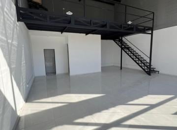 Local comercial · 80m² · 2 Ambientes · Local en Alquiler B° Docta