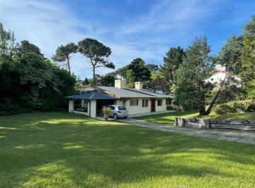 Casa de 5 ambientes, Pinamar · Cod 303 - Casa Hipocampo