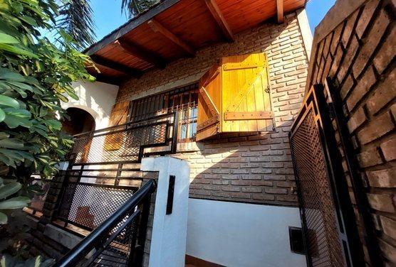Casa · 200m² · 11 Ambientes · 1 Cochera