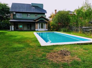 Casa · 200m² · 7 Ambientes · 1 Cochera · Casa en Alquiler en Santa María de Tigre!