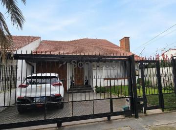 Casa · 250m² · 5 Ambientes · 2 Cocheras · Casa en Colinas de Peralta Ramos