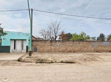 Casa · 200m² · 5 Ambientes · 1 Cochera · Casa Mas Terreno Ideal Para Inversión