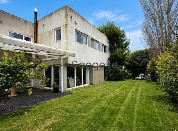 Casa · 878m² · 5 Ambientes · Casa en Rumenco
