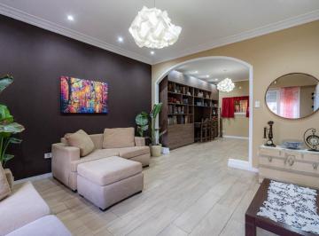 Casa · 141m² · 5 Ambientes · Casa en Venta de 5 Ambientes en Villa Luzuriaga