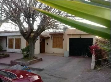 Casa · 172m² · 6 Ambientes · 2 Cocheras · Casa en Venta San Martín