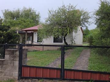 Casa · 87m² · 5 Ambientes · 1 Cochera · Casa Las Mojarras Villa Parque Siquiman
