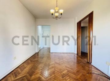 Departamento · 57m² · 3 Ambientes · Departamento de 3 Ambientes con Balcón en Venta en Lanús Oeste - Lanusita