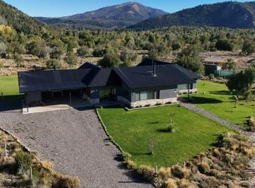 Casa · 192m² · 5 Ambientes · 2 Cocheras · Casa en Venta 3 Dorm. y Studio - El Pegual Club de Campo - San Martin de Los Andes