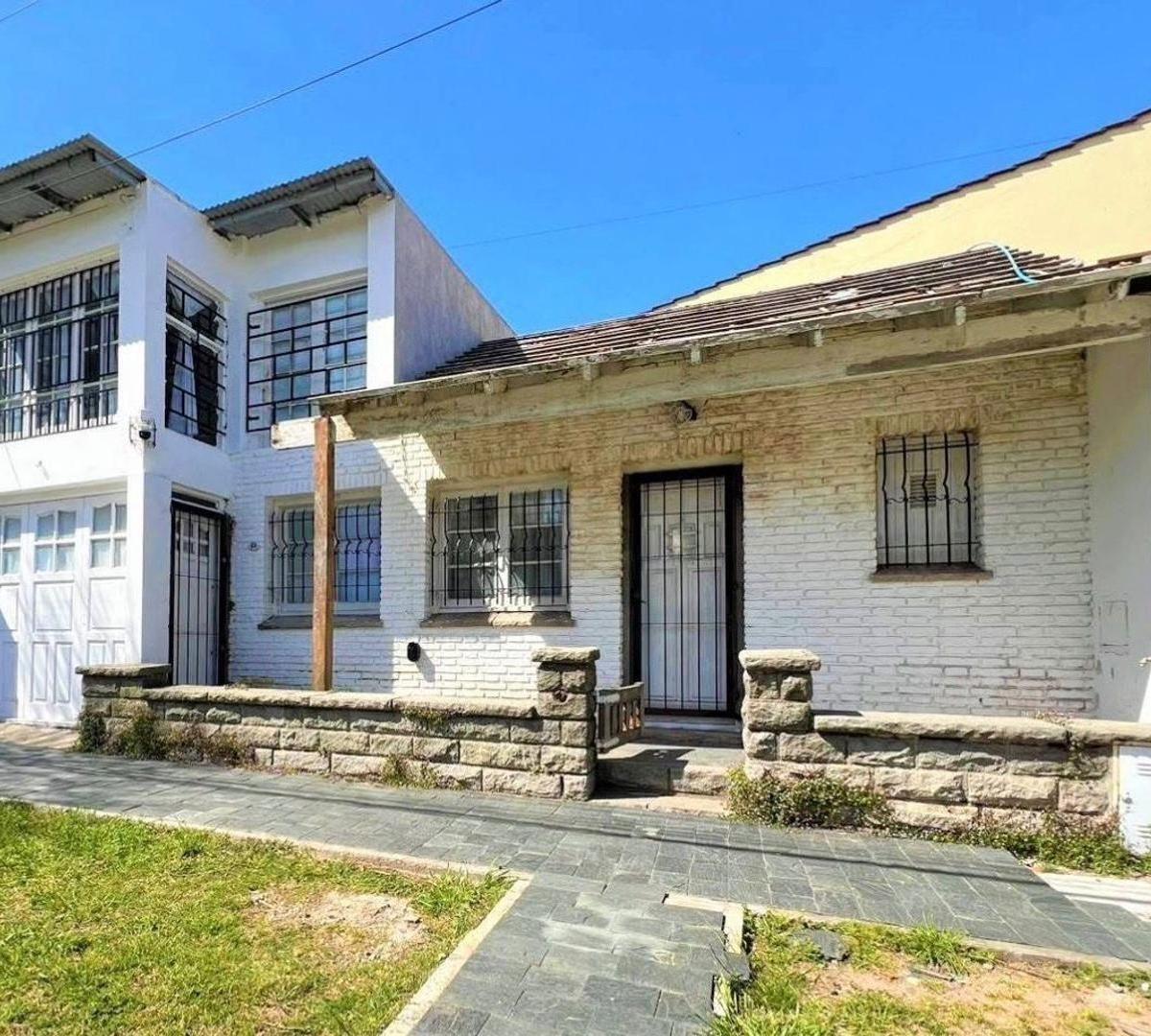 Casa 3 amb, 64m² con garage y patio — Parque Luro