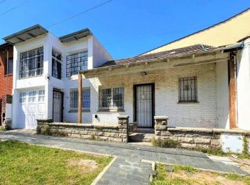 Casa · 32m² · 4 Ambientes · 1 Cochera · Casa 3 Ambientes Parque Luro