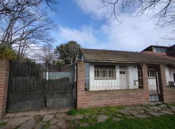 Casa · 236m² · 7 Ambientes · 2 Cocheras · Chalet/casa en Block a Reciclar Ideal Inversor - Caisamar