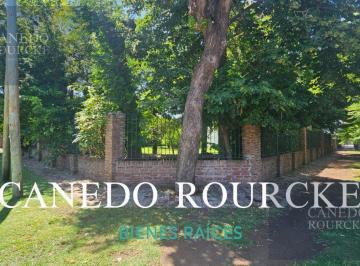 Terreno · 260m² · Lote en Esquina Venta en Luis Guillon