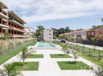 Departamento · 44m² · 2 Ambientes · 1 Cochera · Departamento de Dos Ambientes en Venta en Saravi Village