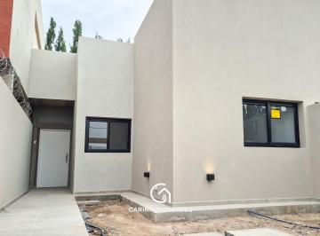 Casa · 69m² · 3 Ambientes · 1 Cochera · Casa en Plottier - Altos de Alberdi