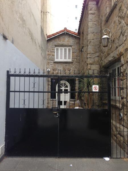 Lote 225m², 1 amb, chalet uso profesional — Sarmiento al 2500