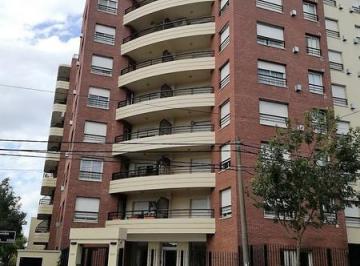 Departamento · 71m² · 4 Ambientes · 1 Cochera · Excelente Departamento en Barrio Chauvin