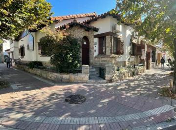 Casa · 150m² · 4 Ambientes · Chalet Uso Profesional o Vivienda