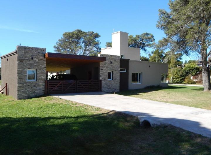 Casa · 260m² · 5 Ambientes · 1 Cochera